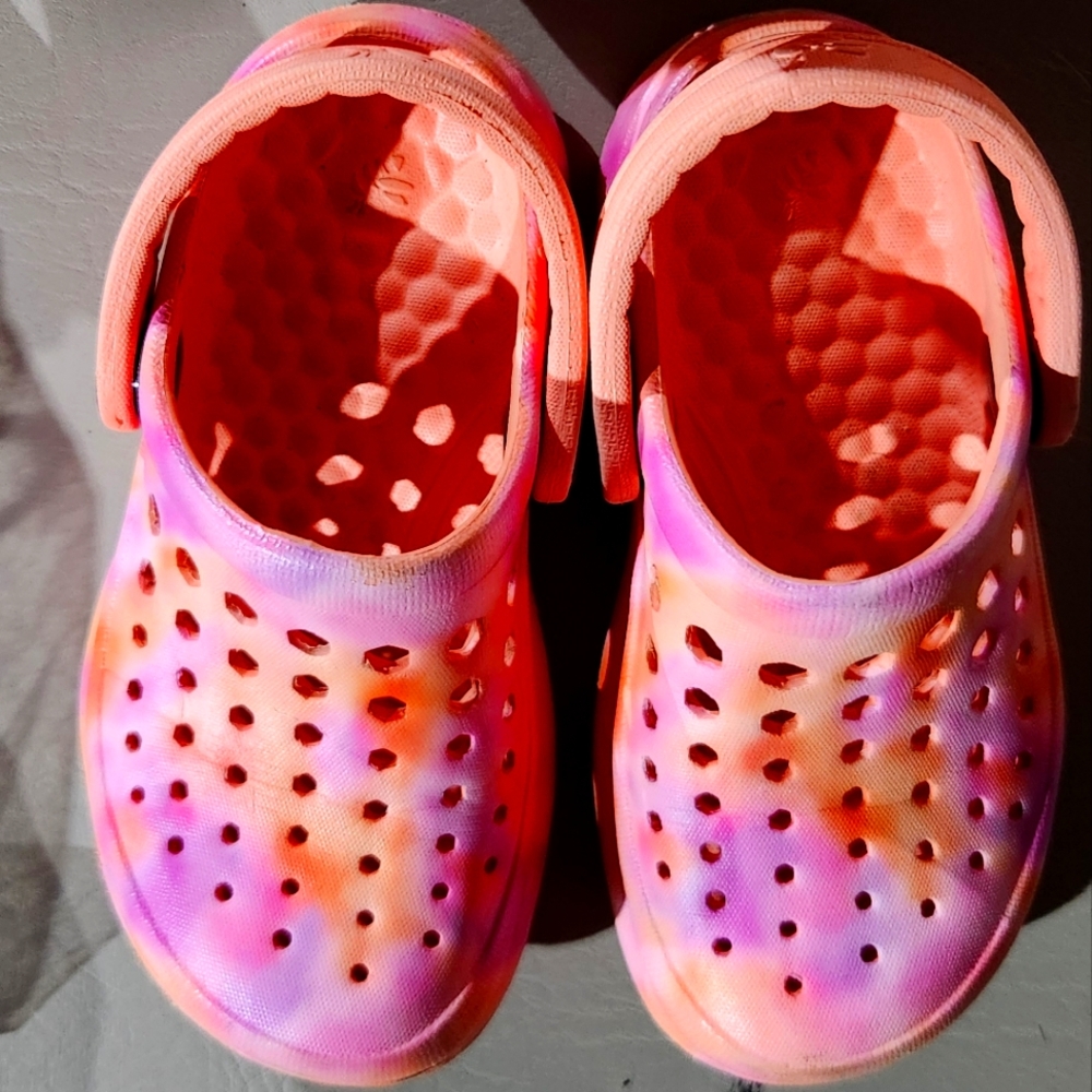 Joybees girl clogs
